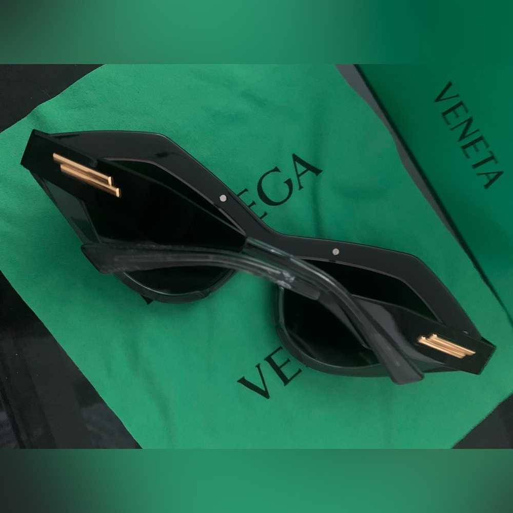 BOTTEGA VENETA Cat Eye Sunglasses BV1055S *Sold Out in Stores* Authentic! - Picture 8 of 12
